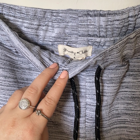 Joggers - Picture 2 of 5